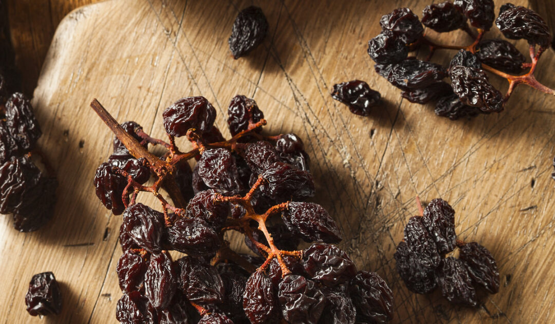 Can Chickens Eat Grapes? Nutrition & Treat Recipe Farmhouse Guide