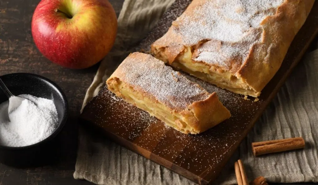 apple strudel - ee220320