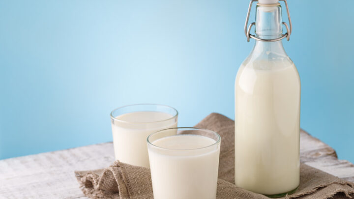 Bottle-and-glass-with-milk