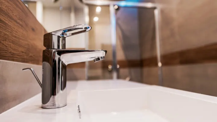 Modern-and-clean-Bathroom-Sink-Faucet