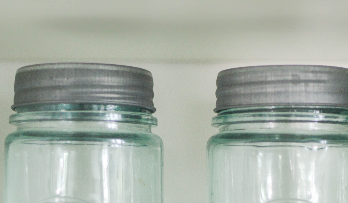 Can You Put Mason Jars And Lids In The Oven? Farmhouse Guide