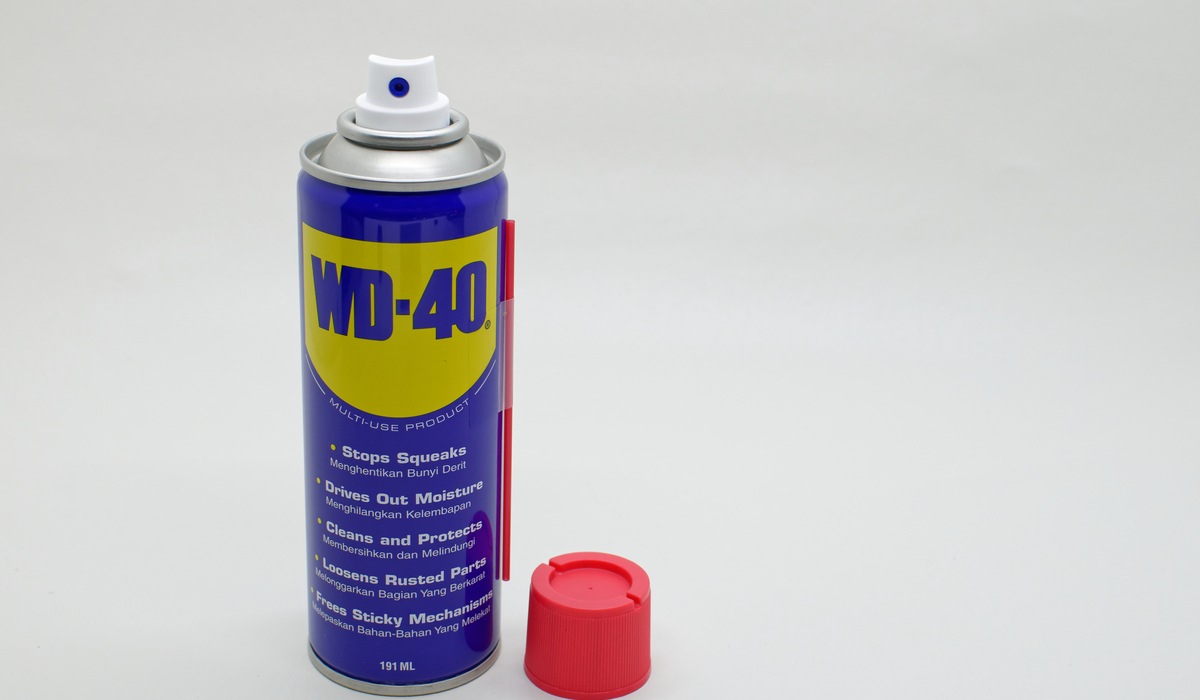 9 Ways to Remove Rust From a Shower Rod - Farmhouse Guide