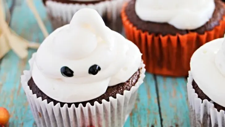 white-ghost-cupcake