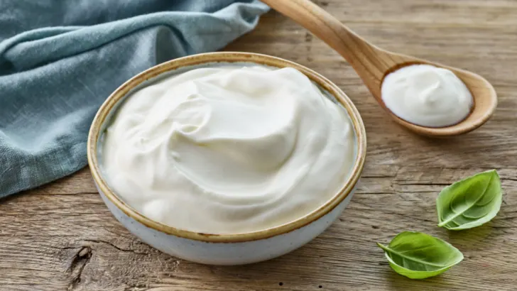 bowl-of-sour-cream