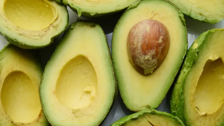 sliced-Avocados