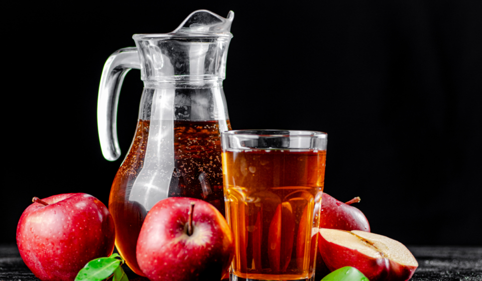 5 Ways To Know If Apple Juice Is Bad - Farmhouse Guide